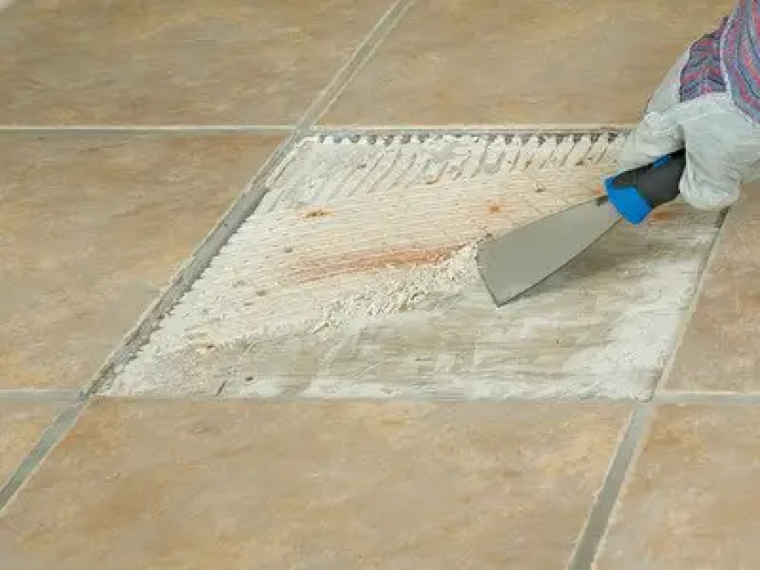 Kako da popravite oštećenu pločicu